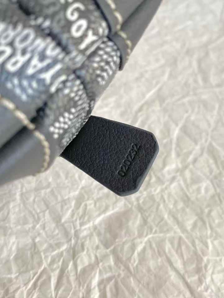 Goyard Vendôme Cosmetic Pouch view 16