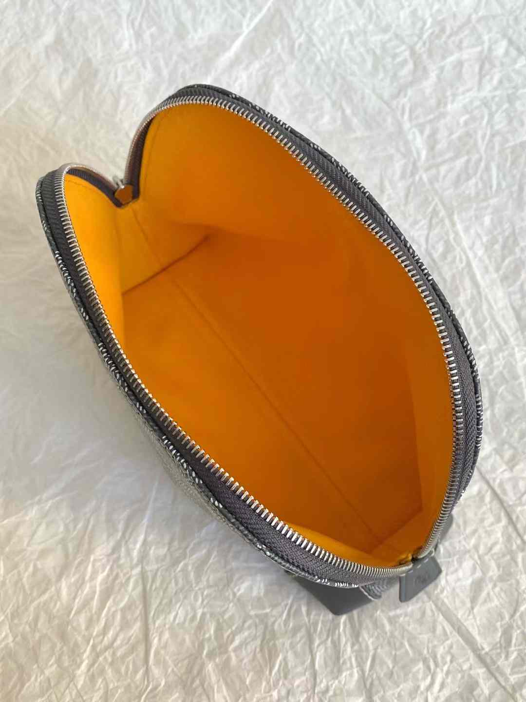 Goyard Vendôme Cosmetic Pouch view 18