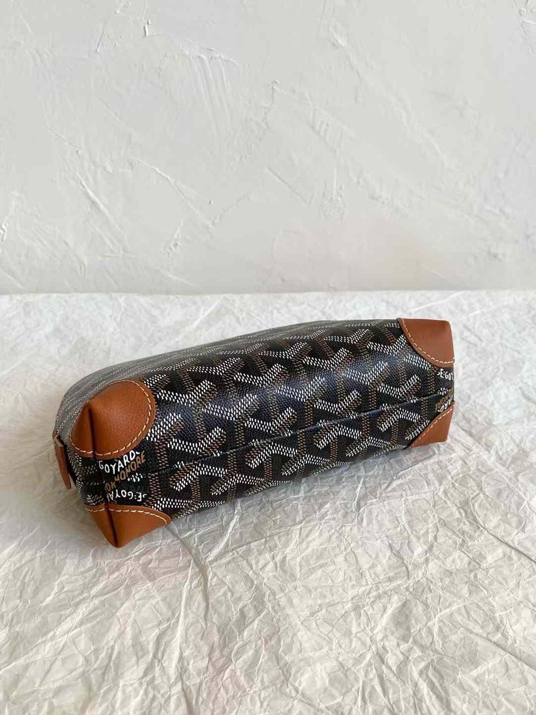Goyard Vendôme Cosmetic Pouch view 22