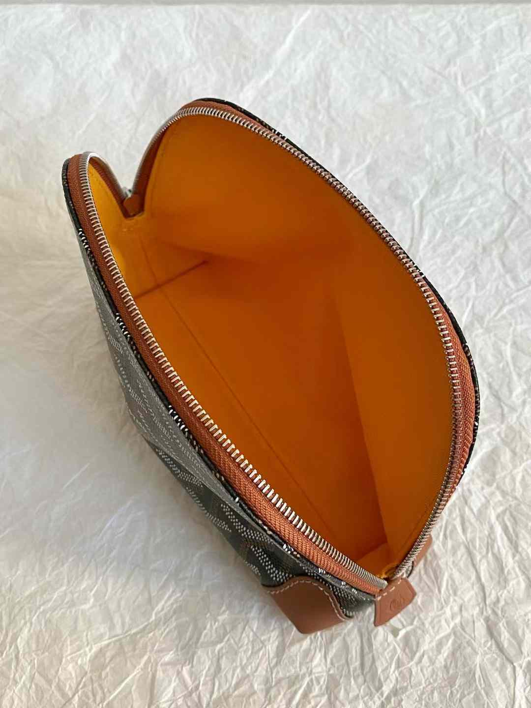 Goyard Vendôme Cosmetic Pouch view 27