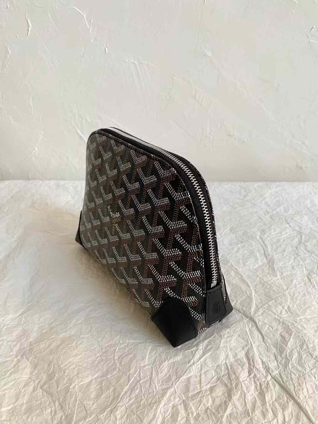 Goyard Vendôme Cosmetic Pouch view 30