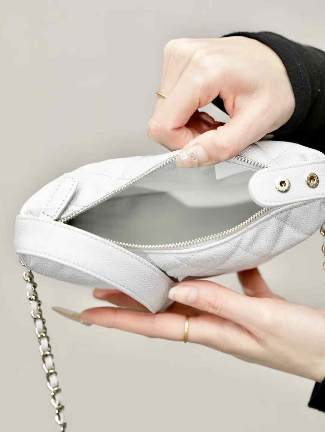Chanel 25C hand bag view 3