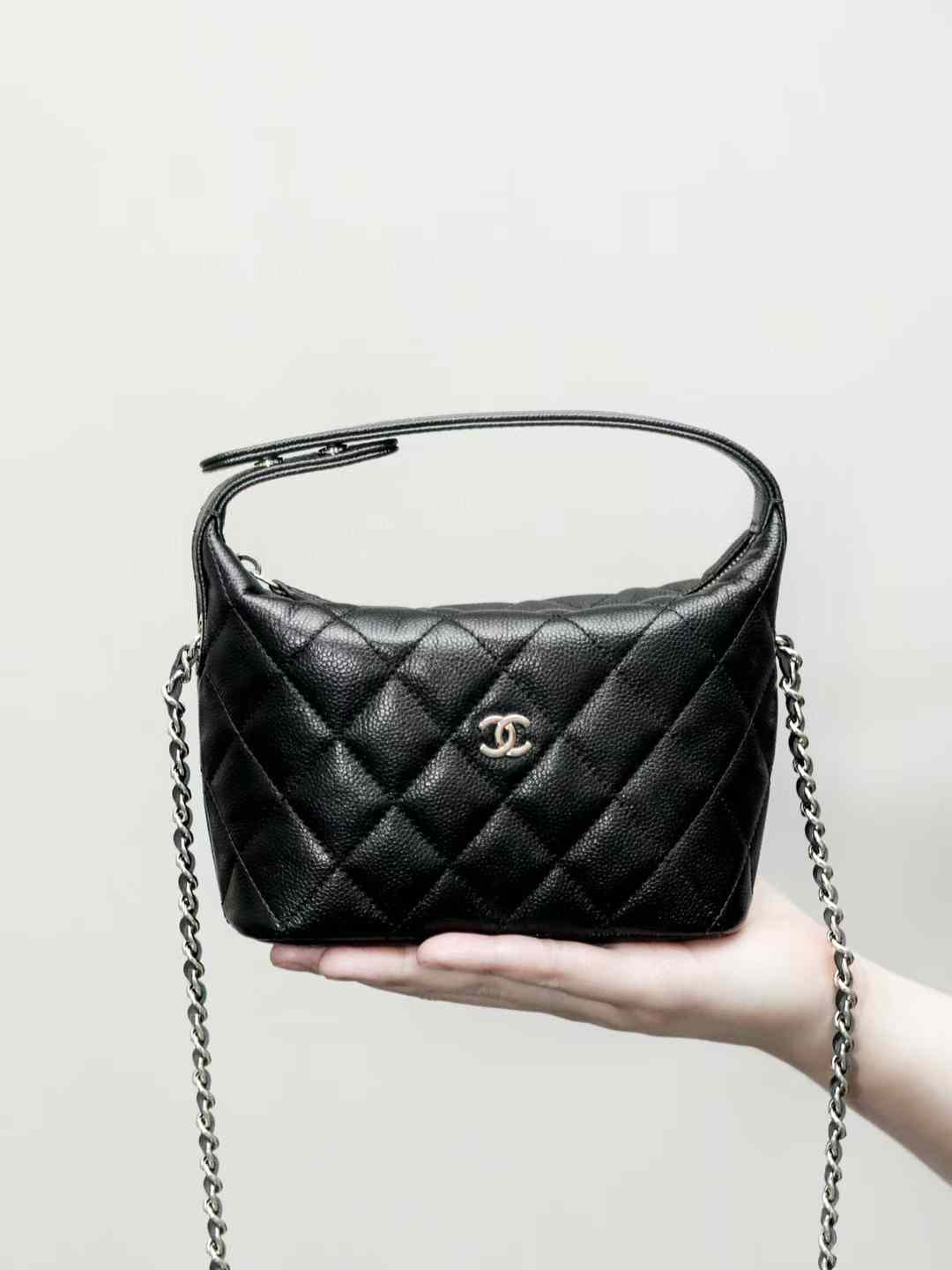 Chanel 25C hand bag view 1