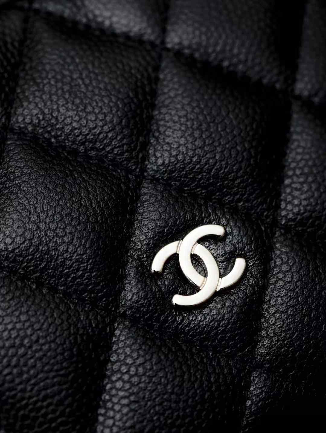 Chanel 25C hand bag view 3