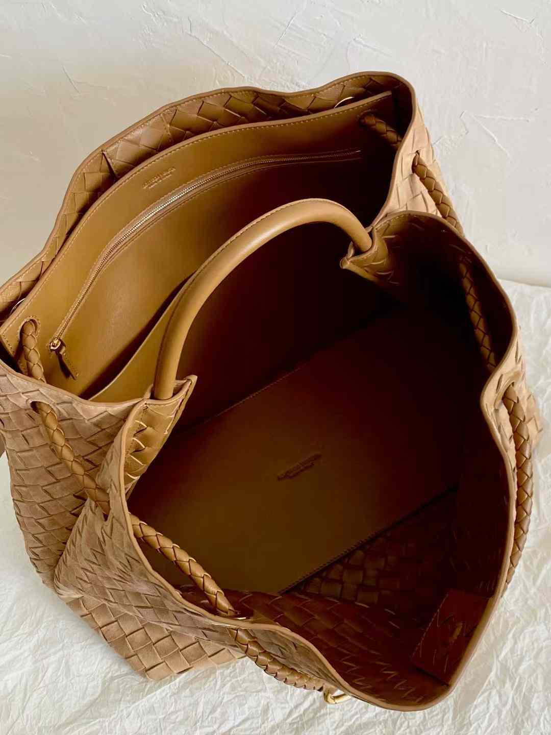 Bottega Veneta Andiamo view 9