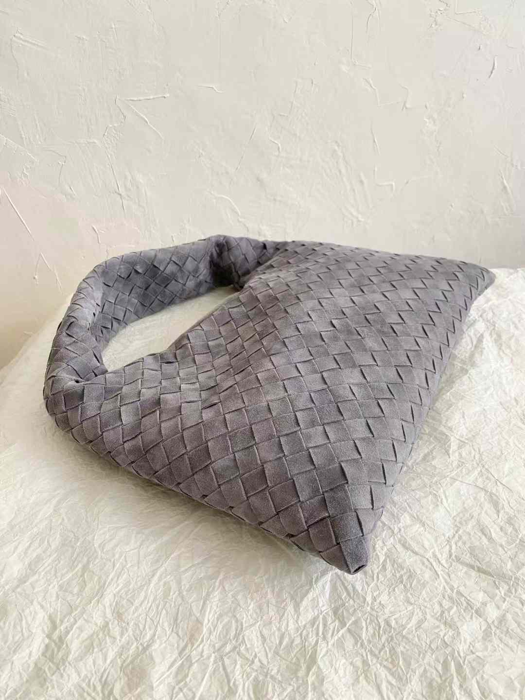 Bottega Veneta Hop view 2