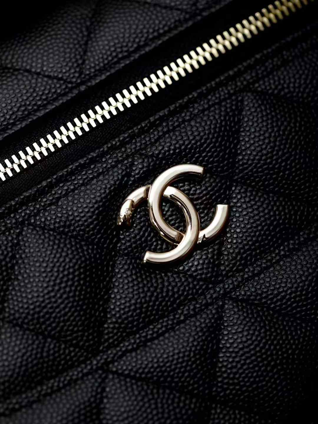 Chanel Long Vanity with Chain view 8