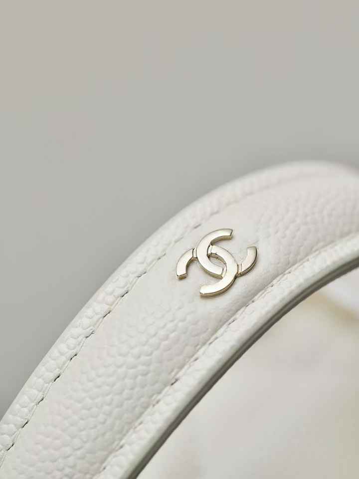 Chanel Long Vanity with Chain view 7