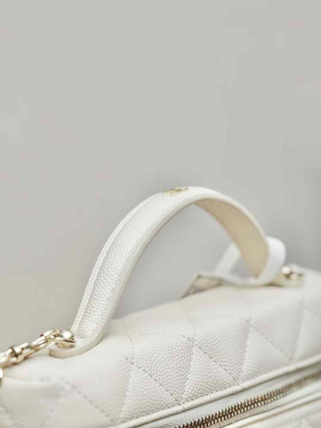 Chanel Long Vanity with Chain view 8