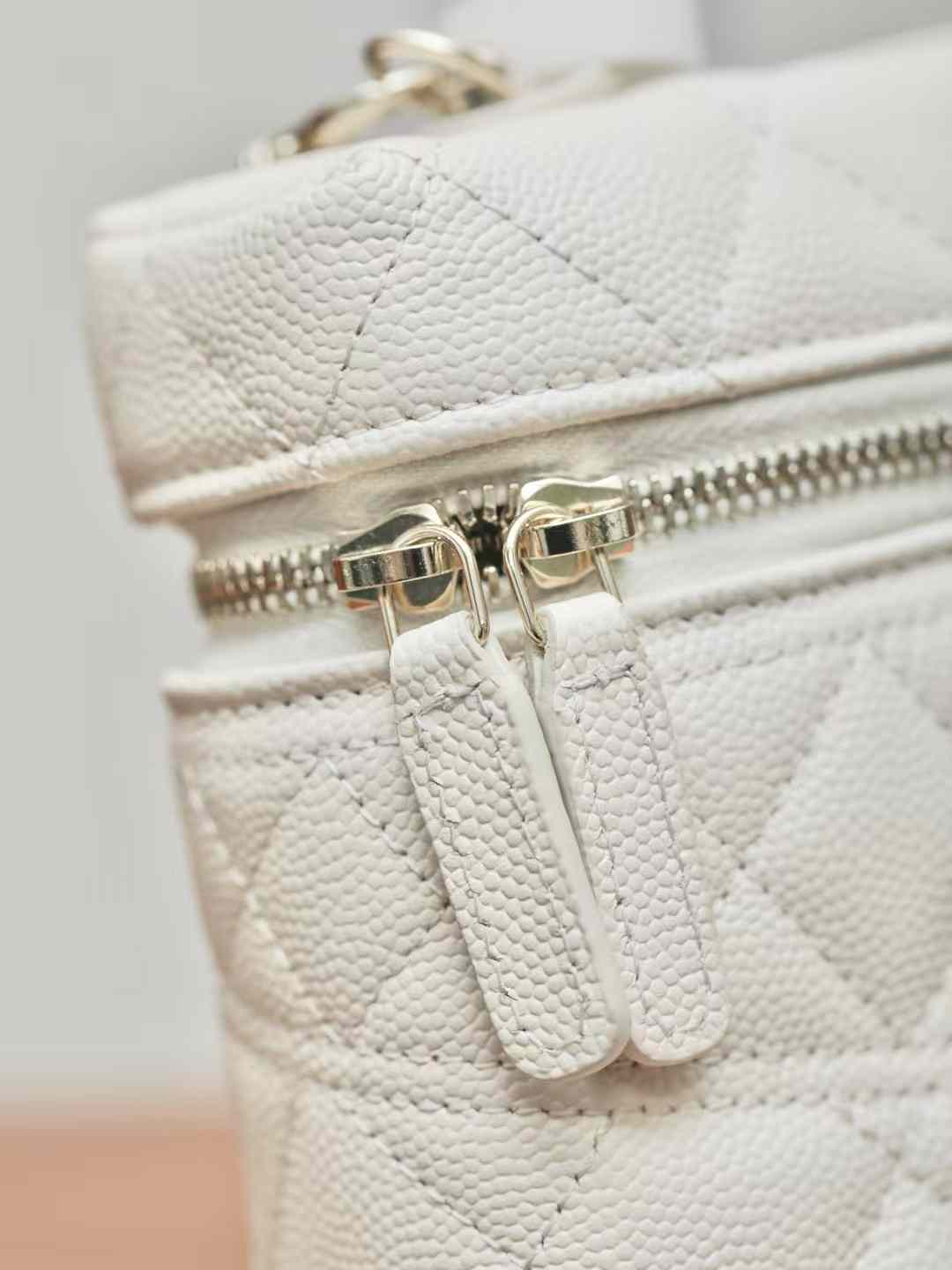 Chanel Long Vanity with Chain view 9