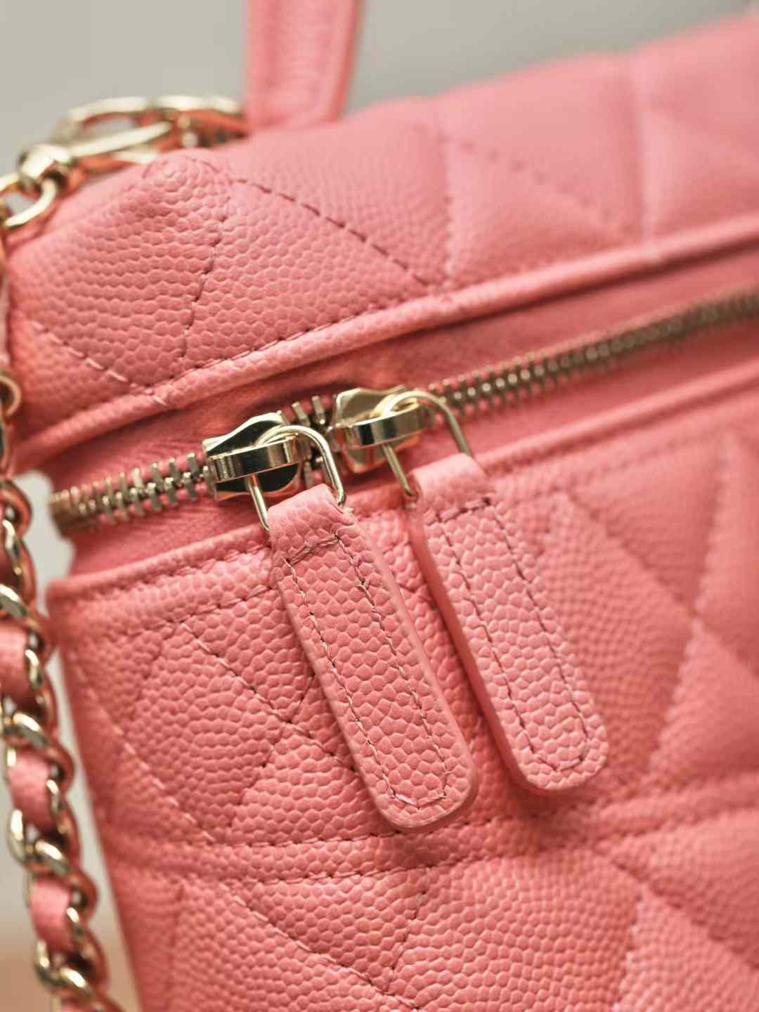 Chanel Long Vanity with Chain view 4