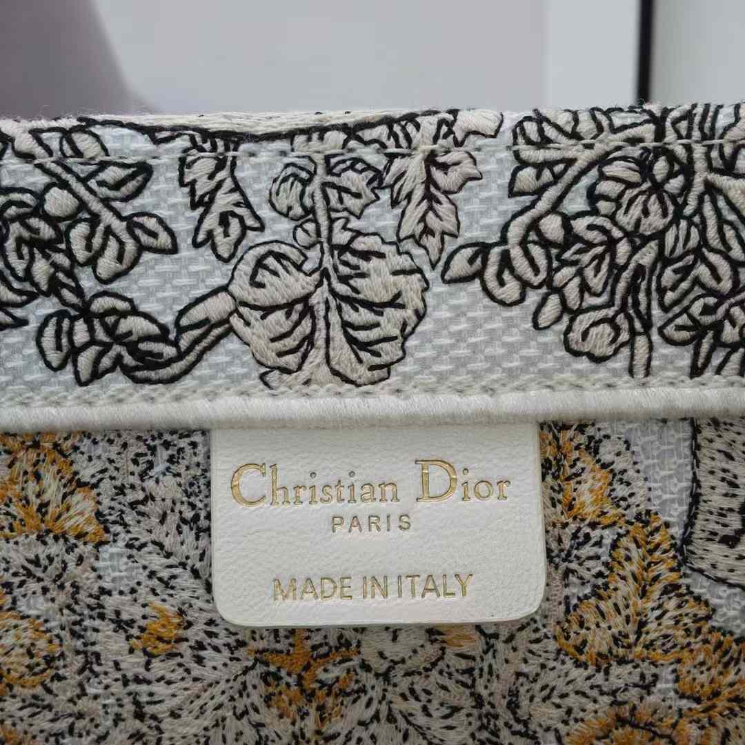 Dior Medium Book Tote view 9
