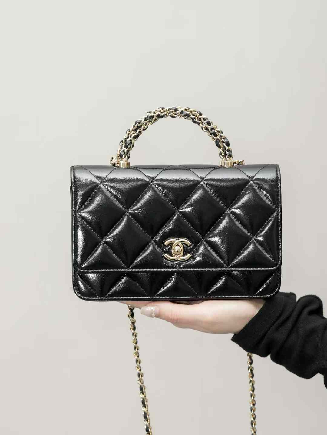 Chanel Chain wallet view 1
