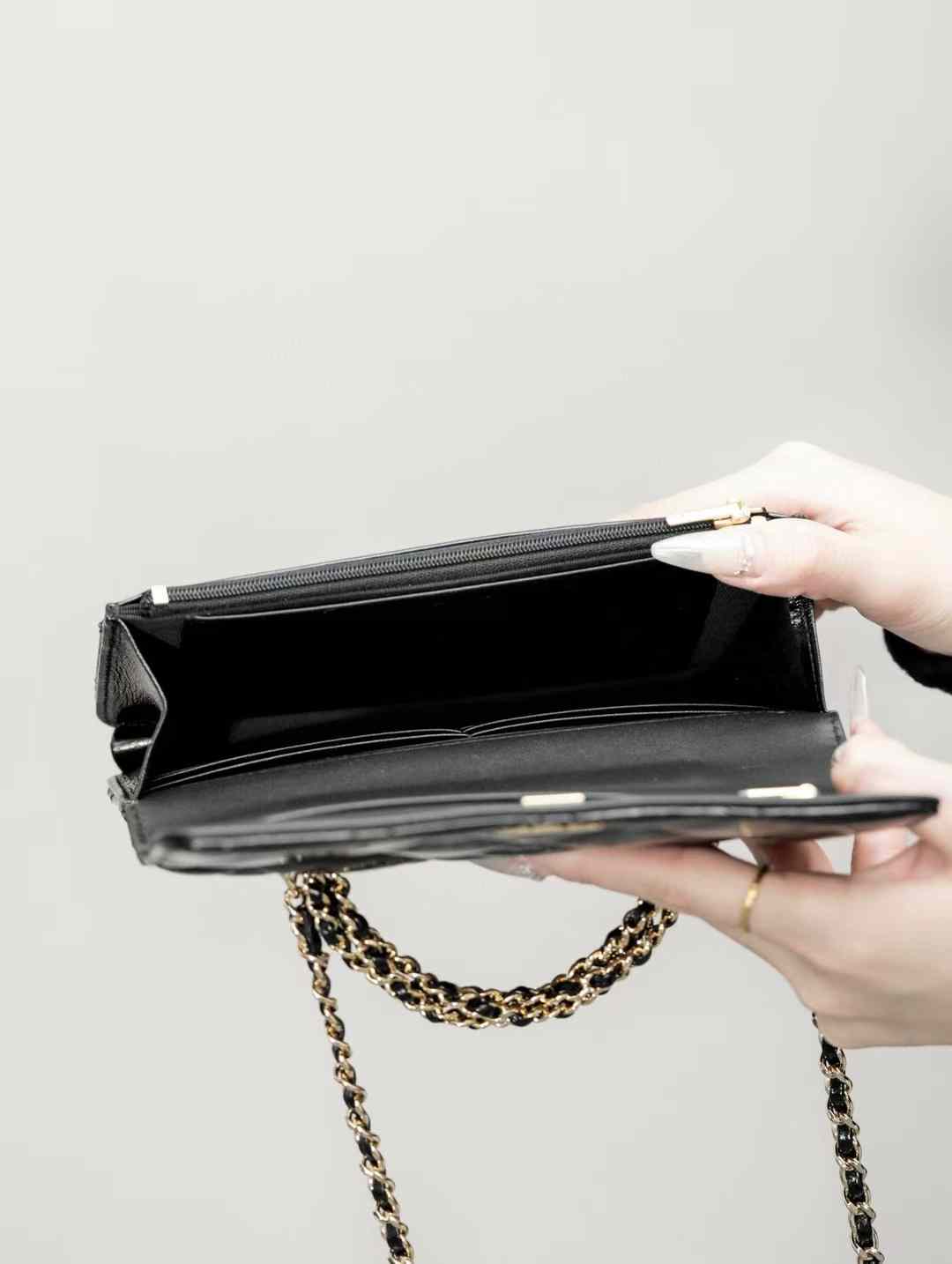 Chanel Chain wallet view 3