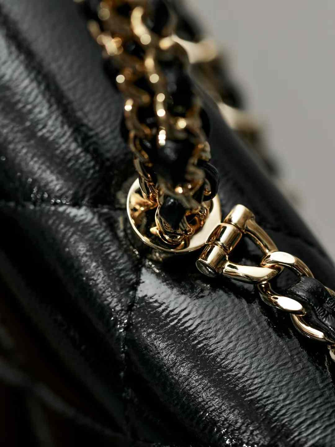 Chanel Chain wallet view 6