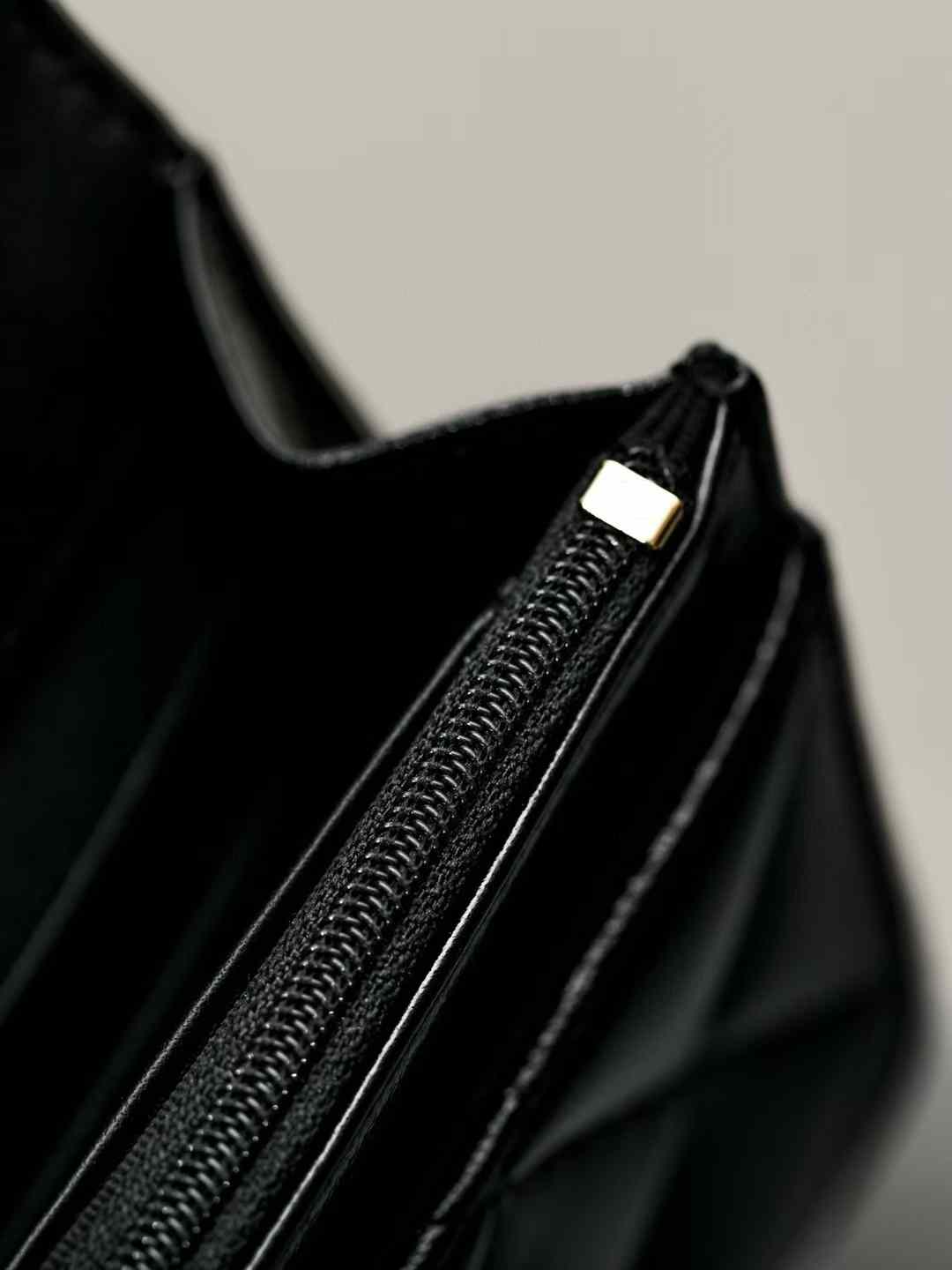 Chanel Chain wallet view 9