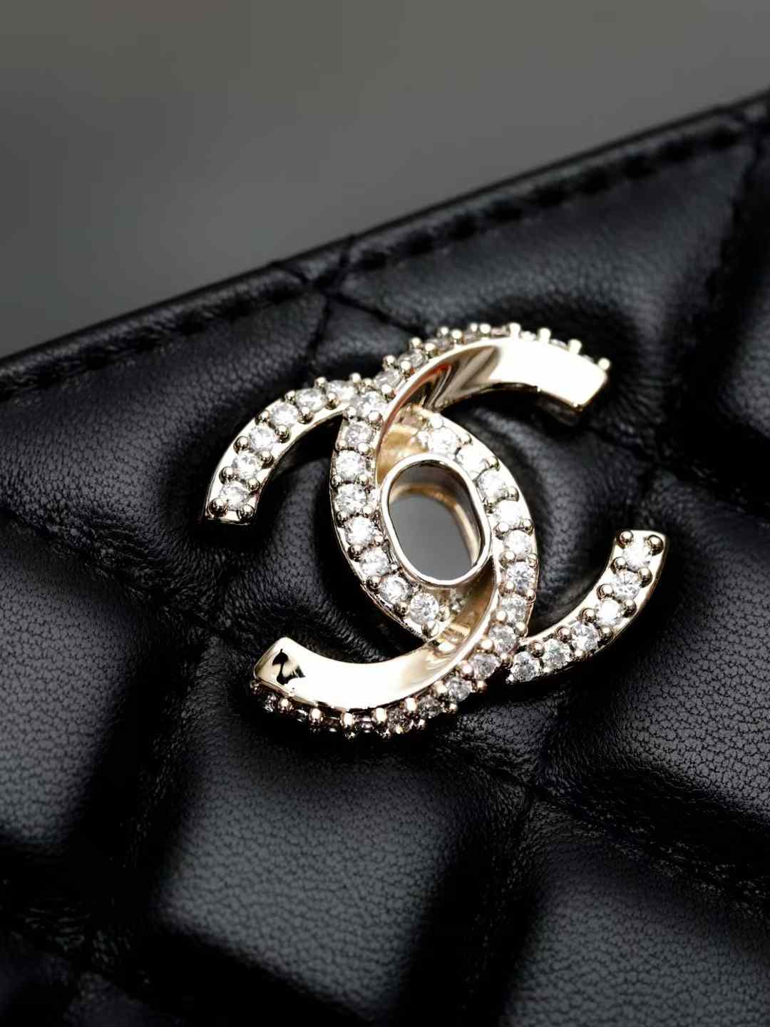Chanel Chain wallet view 4