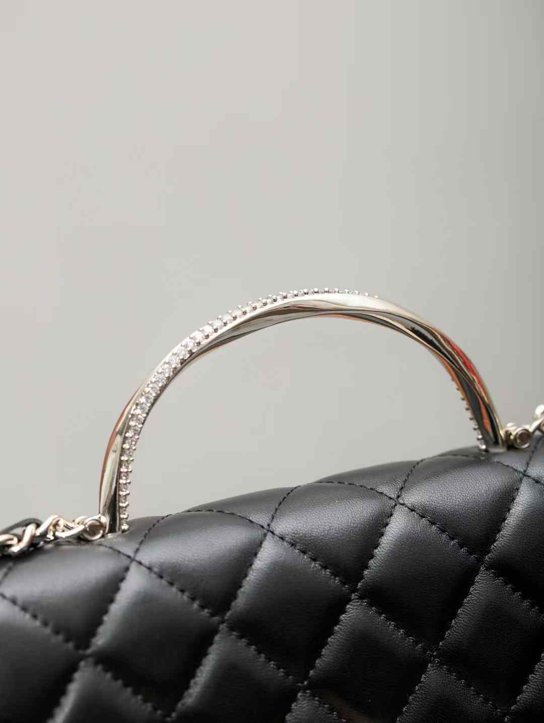 Chanel Chain wallet view 8