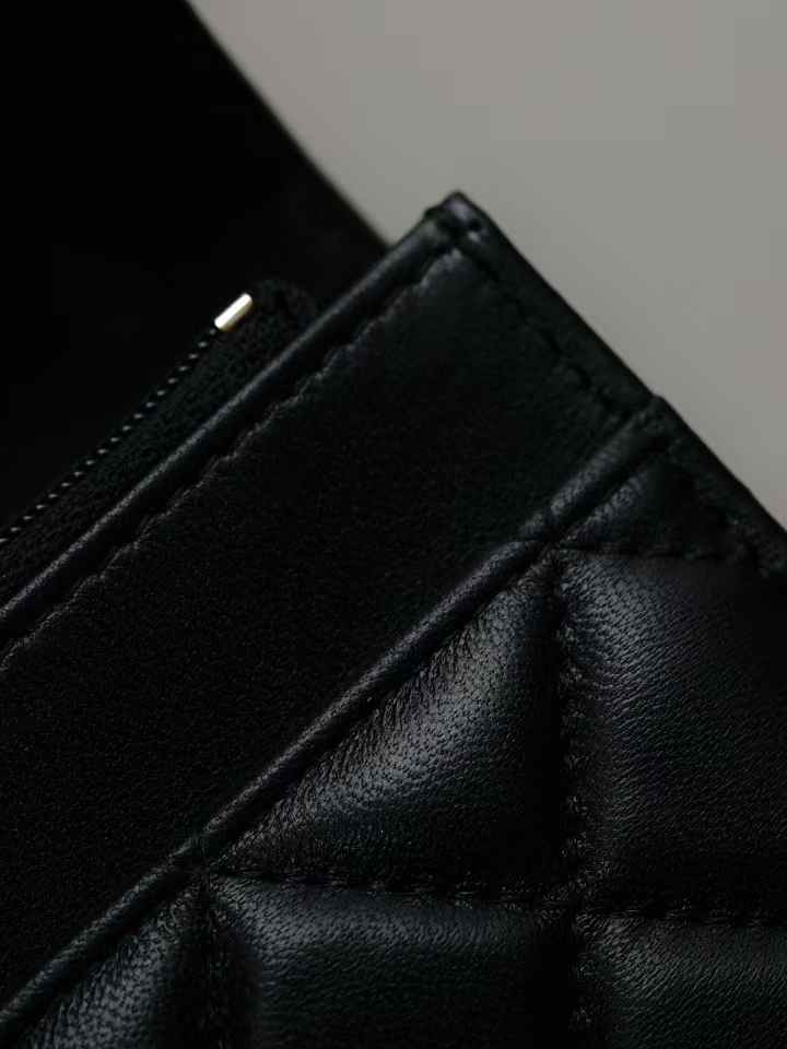 Chanel Chain wallet view 9