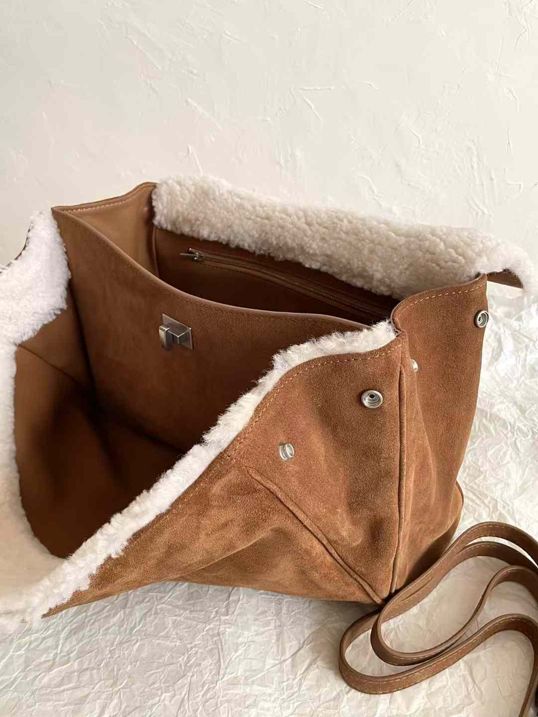 Balenciaga Rodeo Bag view 9