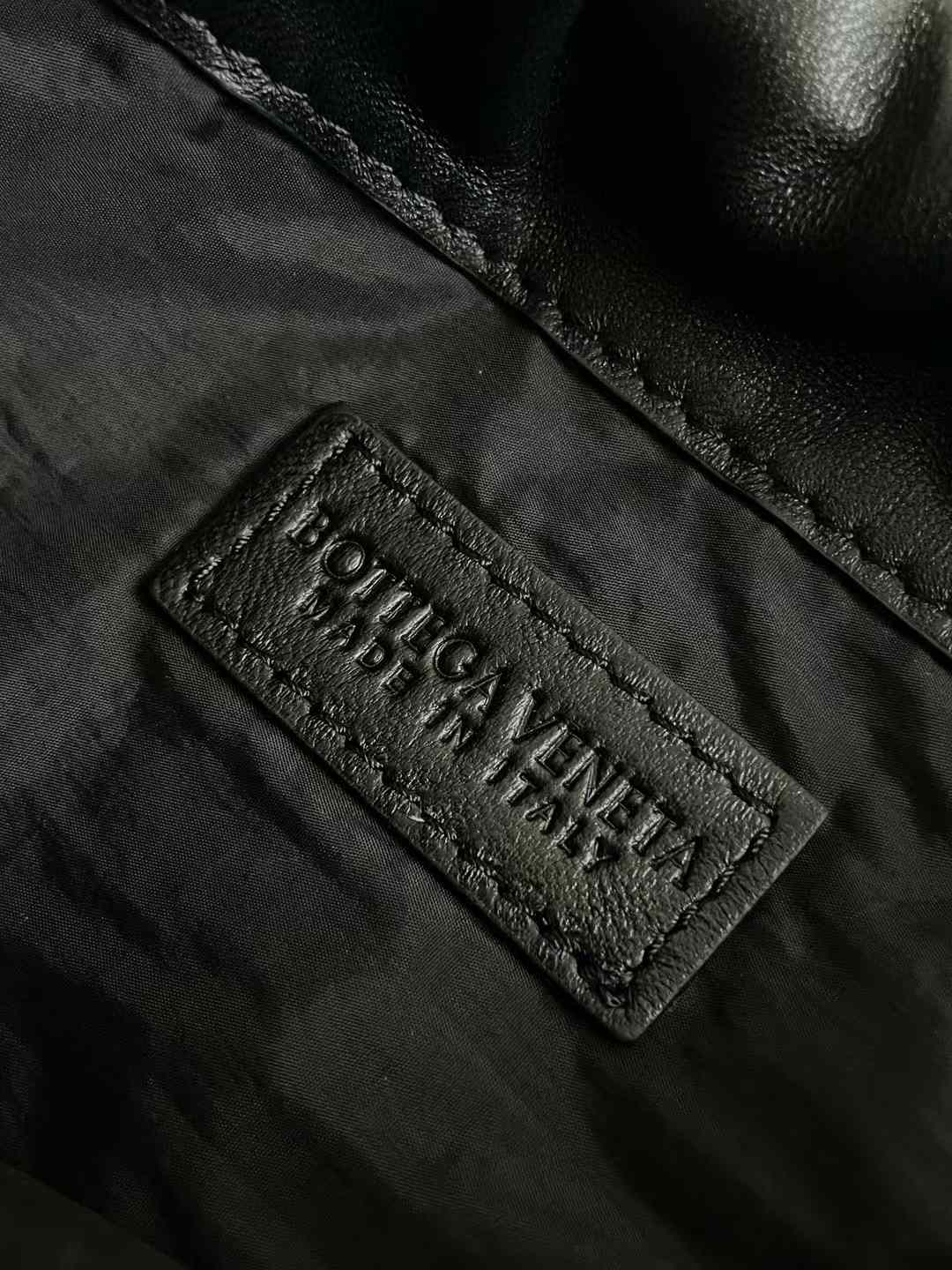 Bottega Veneta Bv Dustbag view 32