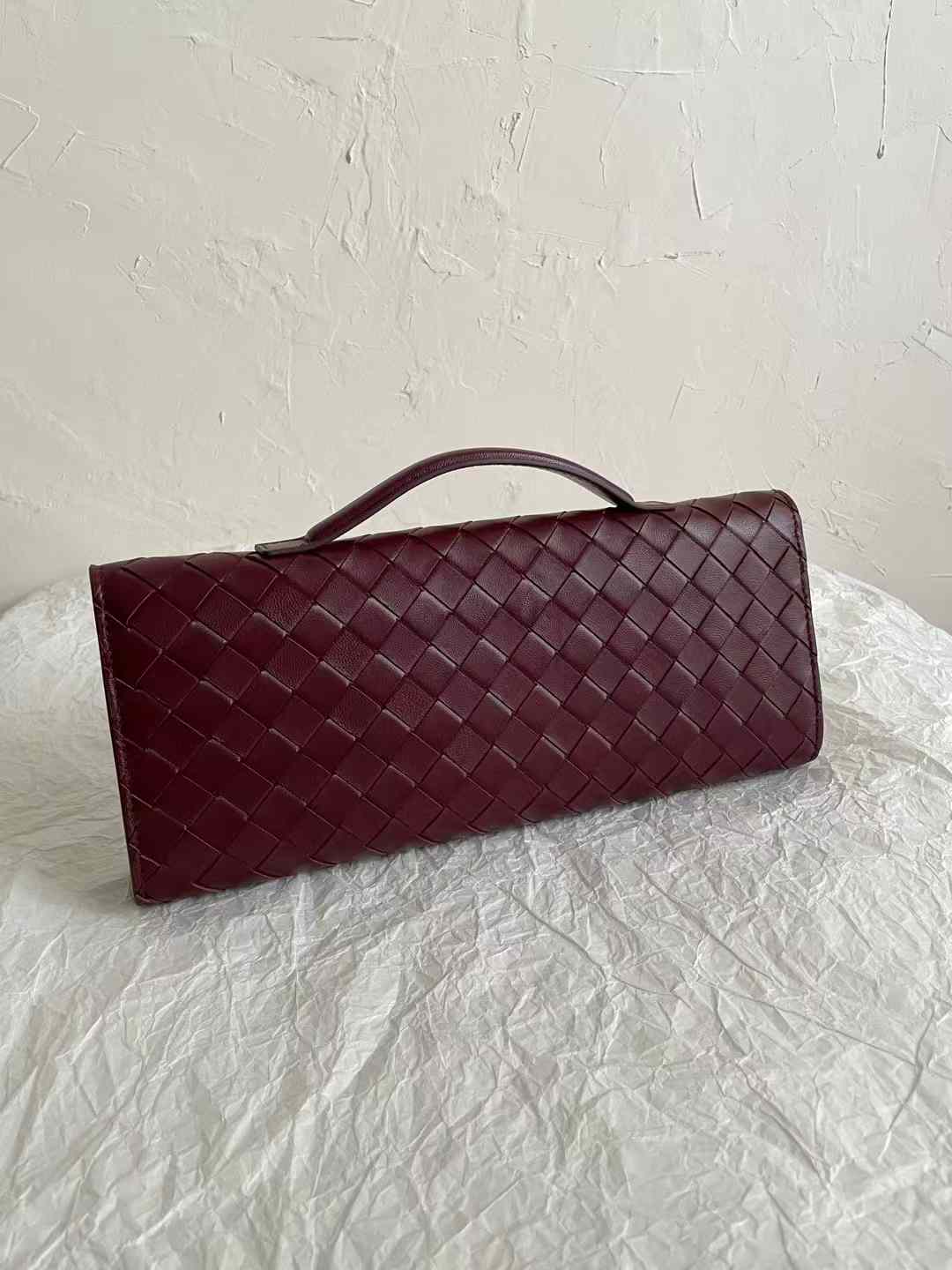 Bottega Veneta BV Andiamo Clutch view 3