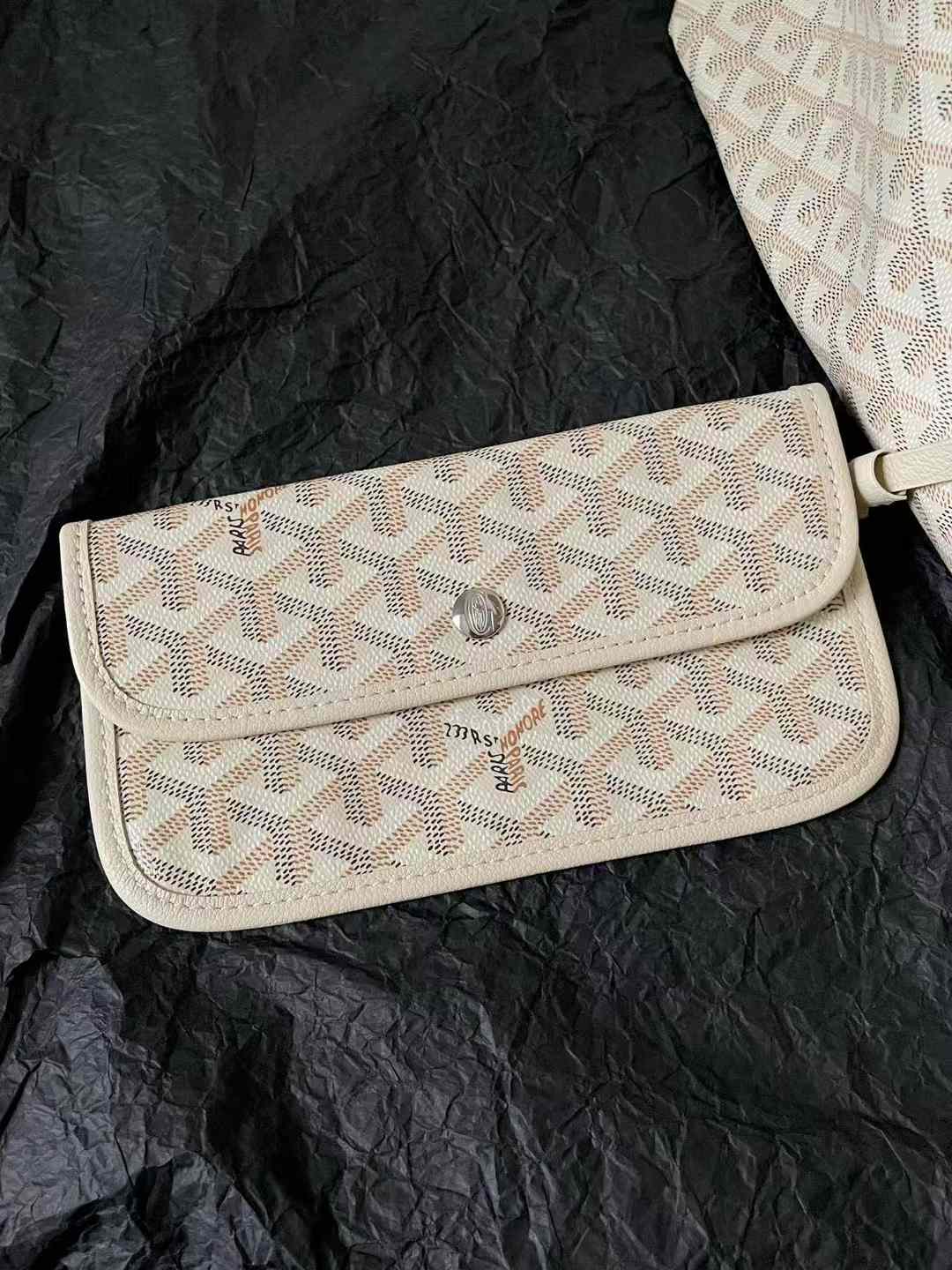 Goyard Saint Louis GM Bag and Balise Beach Towel view 5