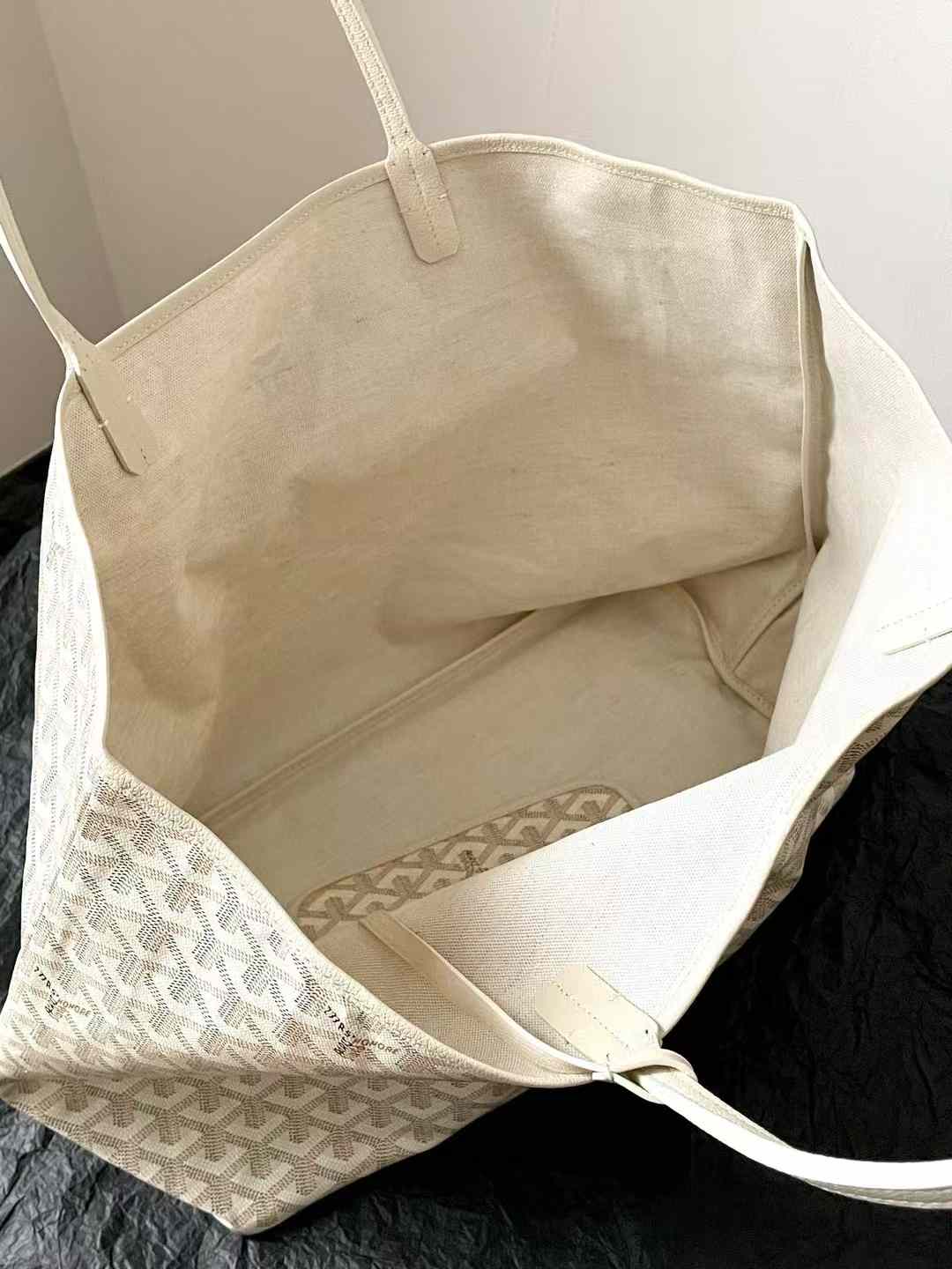 Goyard Saint Louis GM Bag and Balise Beach Towel view 8