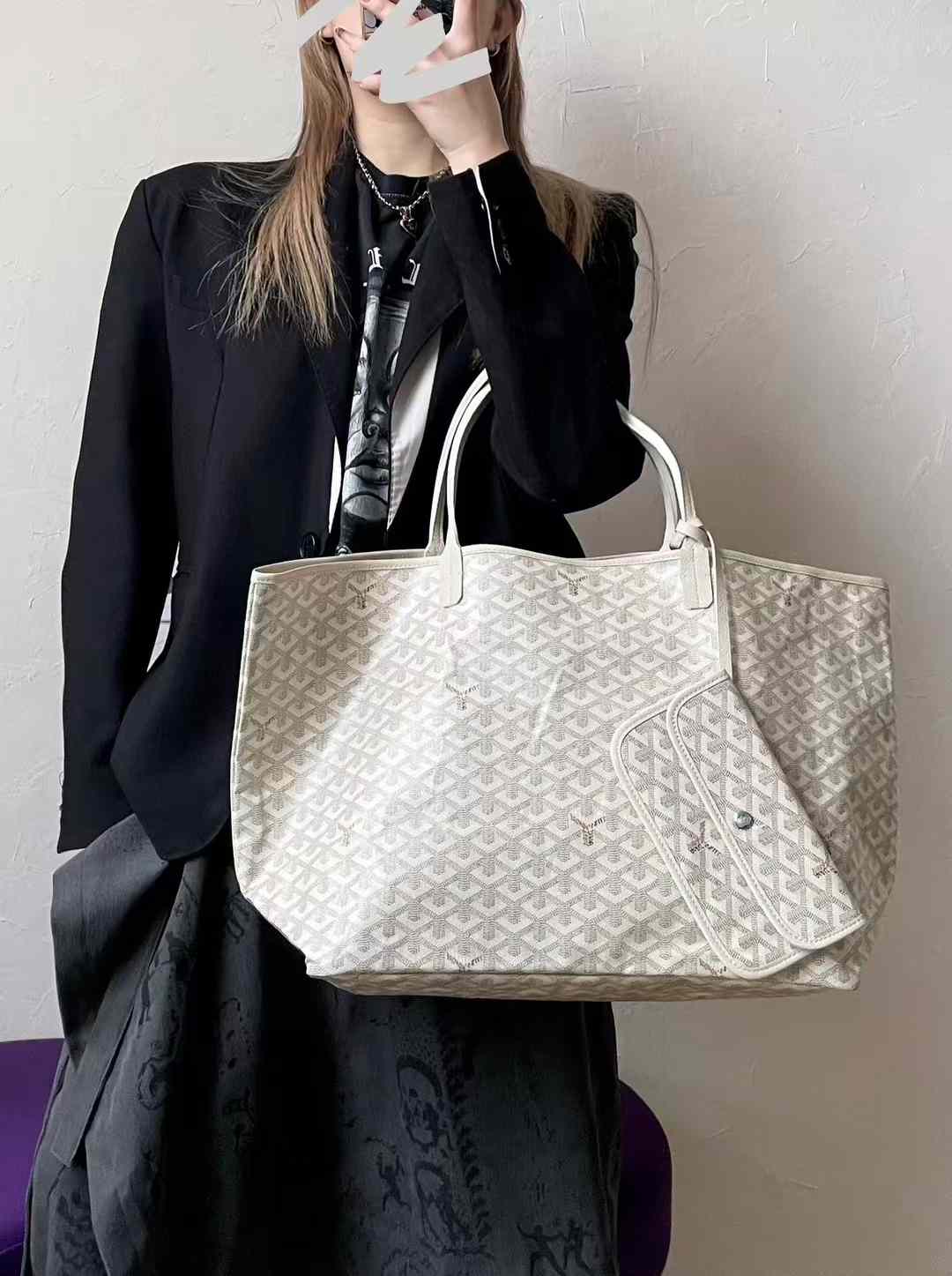Goyard Saint Louis GM Bag and Balise Beach Towel view 9