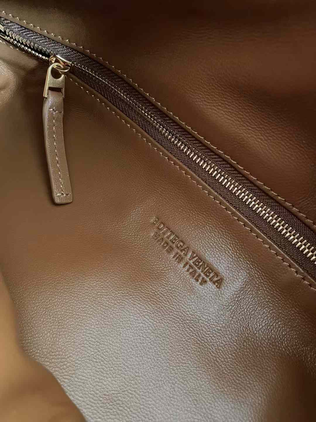 Bottega Veneta BV Large Hop BAG view 16