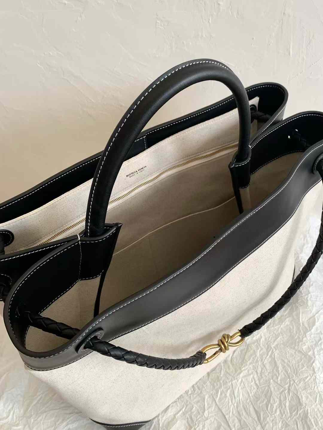 Bottega Veneta Bv Andiamo Bag view 5