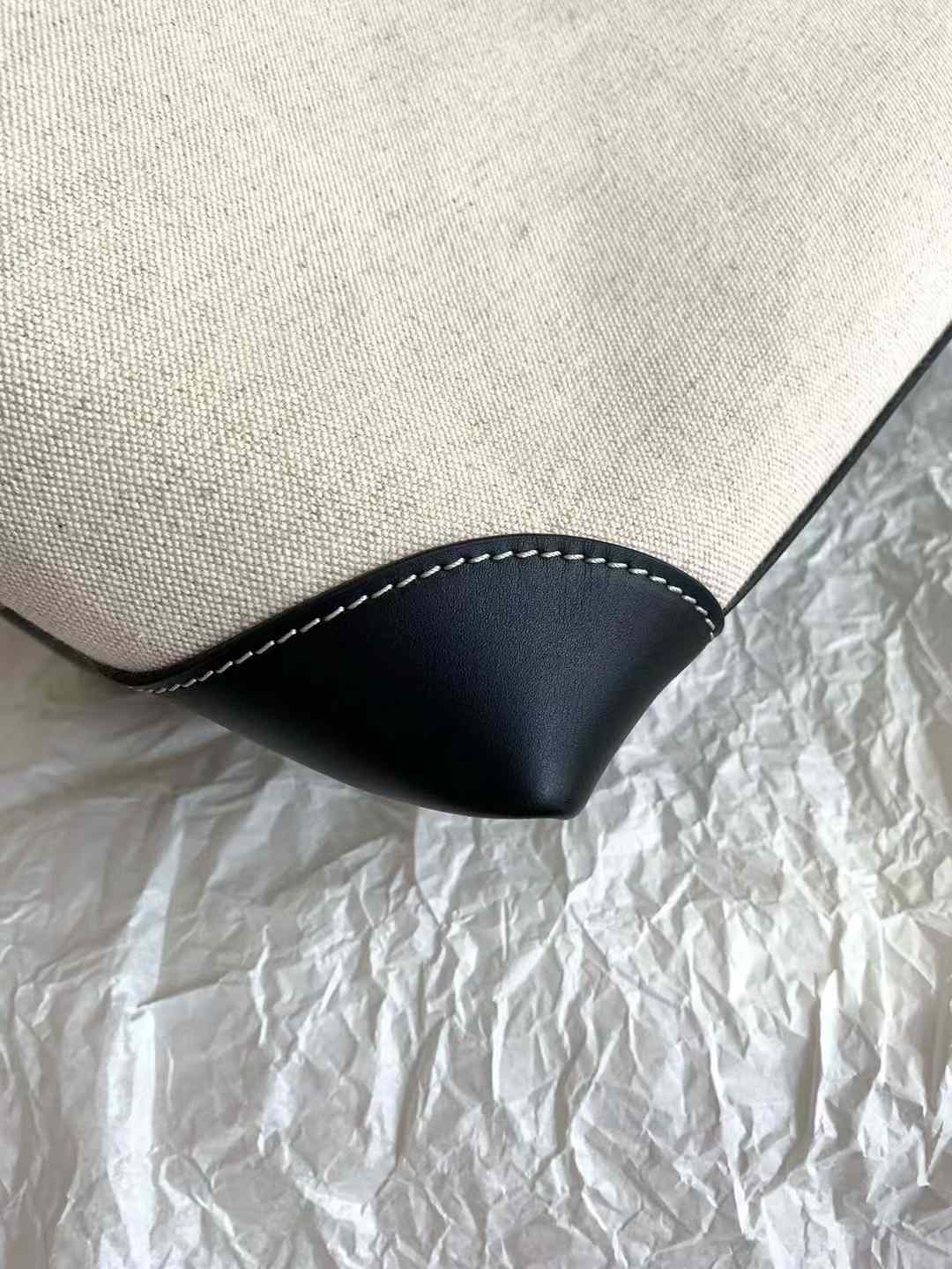 Bottega Veneta Bv Andiamo Bag view 8