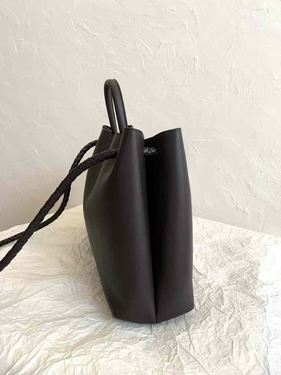 Bottega Veneta Andiamo view 2
