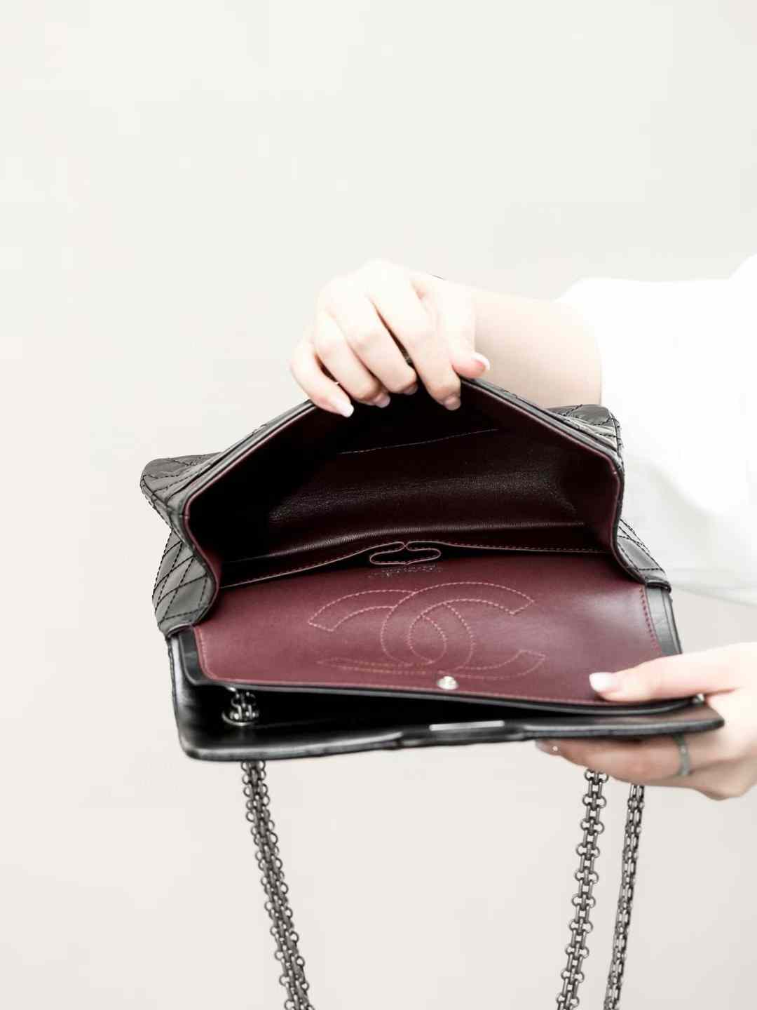 Chanel 2.55 Handbag view 3