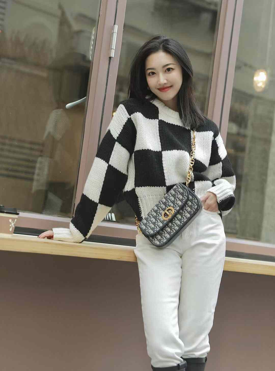Dior 30 Montaigne Avenue Bag view 8