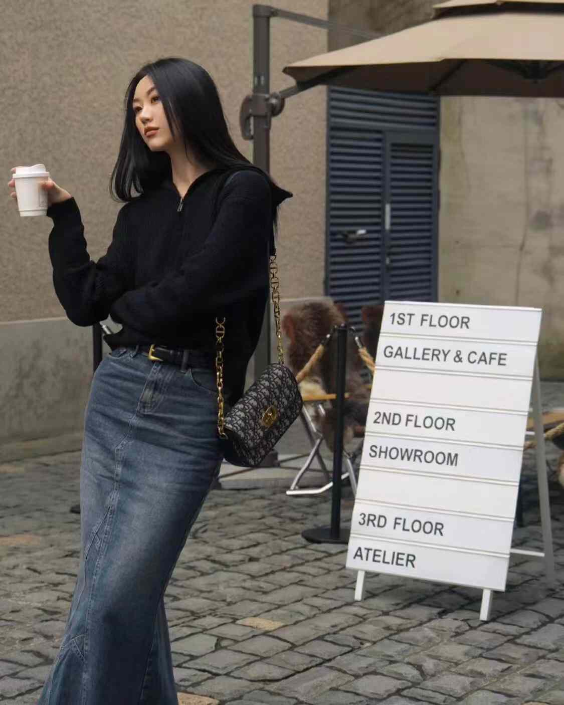 Dior 30 Montaigne Avenue Bag view 9