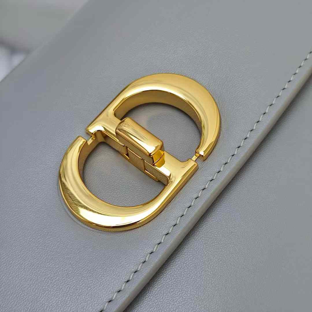 Dior 30 Montaigne Avenue Bag view 2