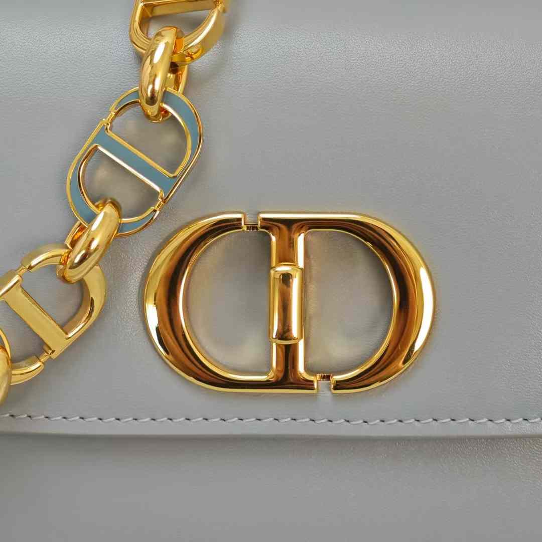 Dior 30 Montaigne Avenue Bag view 3