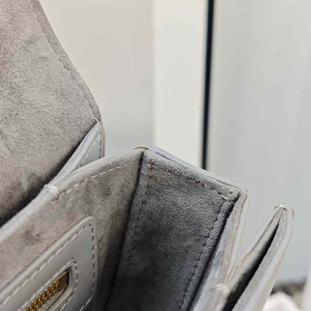Dior 30 Montaigne Avenue Bag view 7