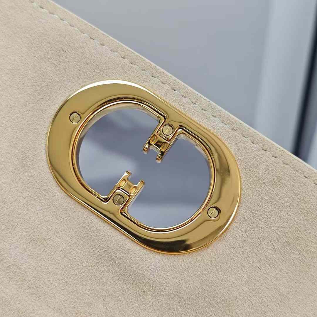 Dior 30 Montaigne Avenue Bag view 7