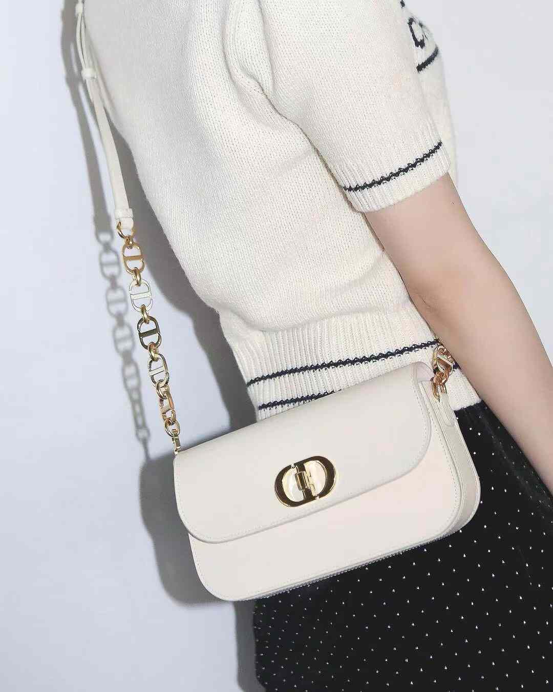 Dior 30 Montaigne Avenue Bag view 9
