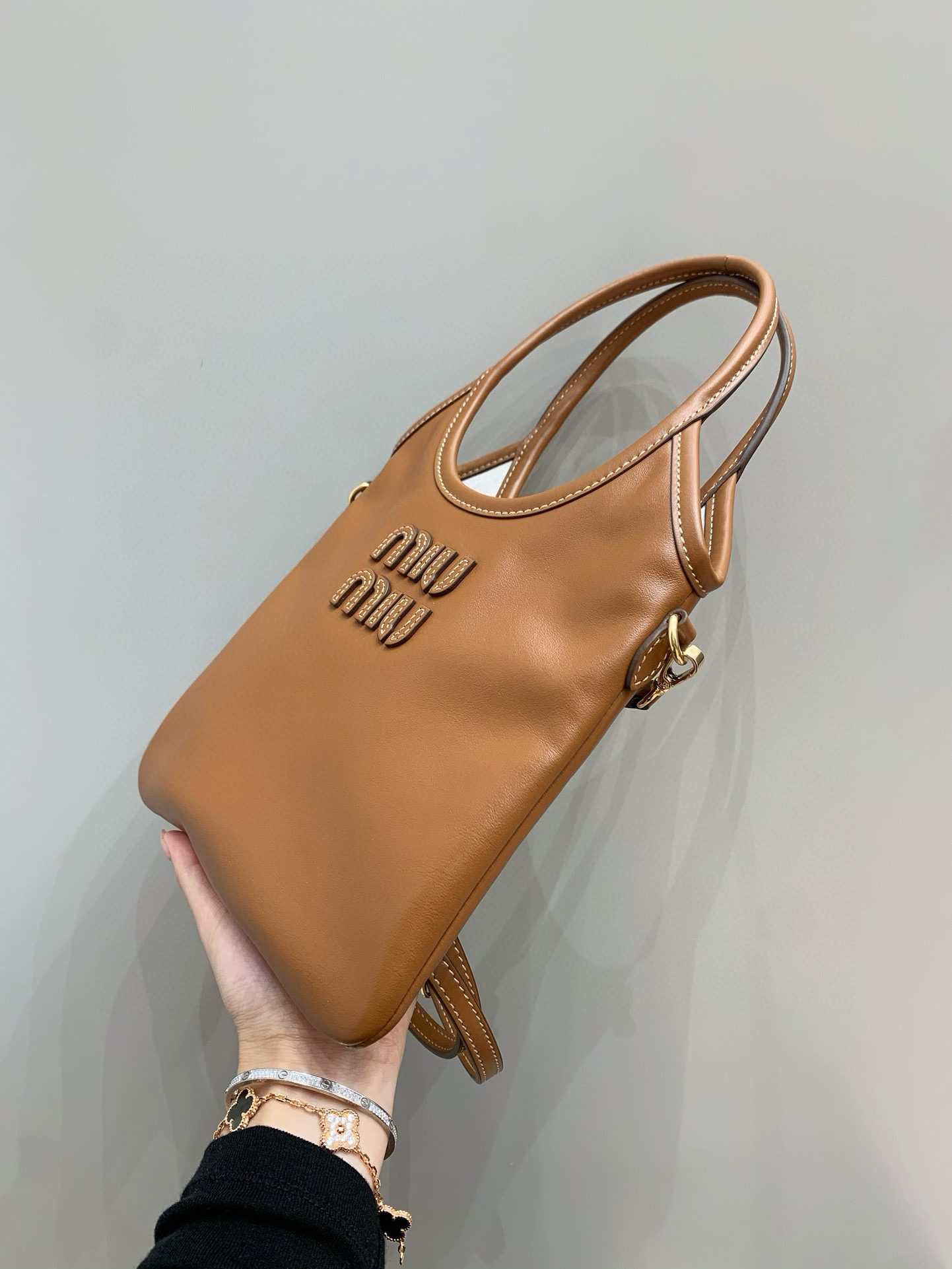 Miu Miu IVY leather handbag view 3