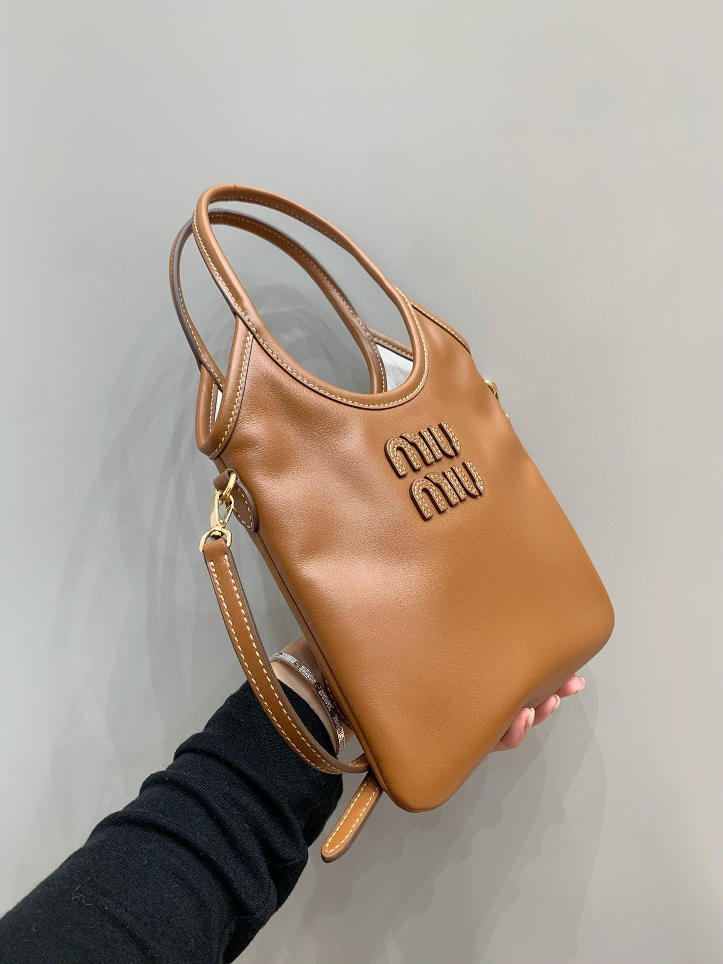Miu Miu IVY leather handbag view 4