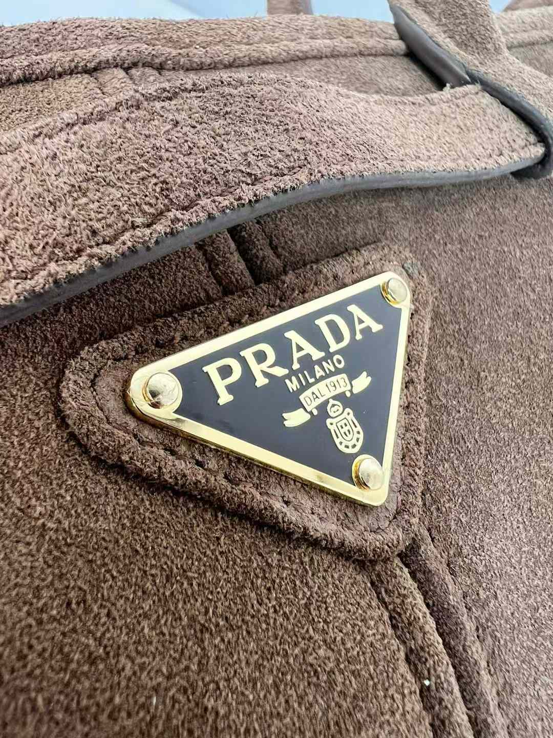 Prada Extra large leather handbag view 5