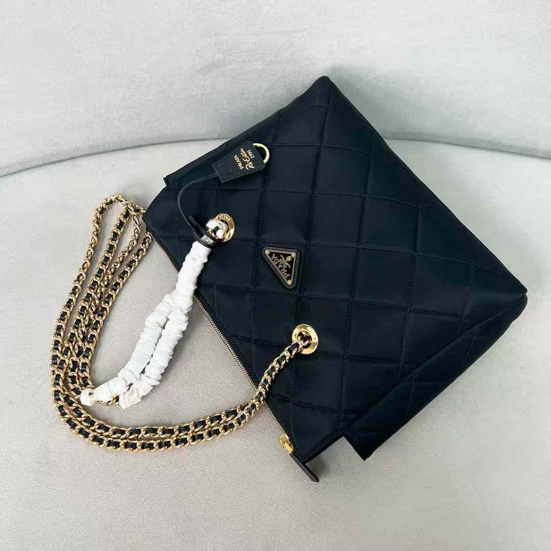 Prada Re-Edition1995 Bag view 4