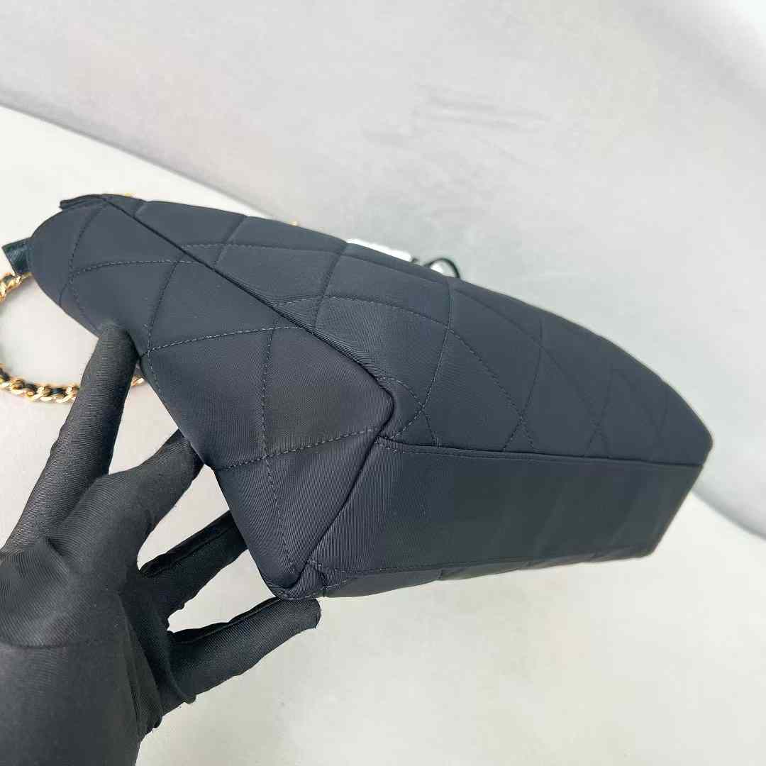 Prada Re-Edition1995 Bag view 6