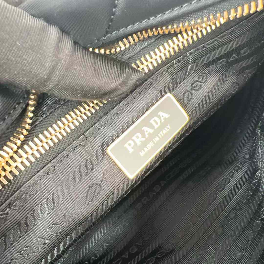 Prada Re-Edition1995 Bag view 8
