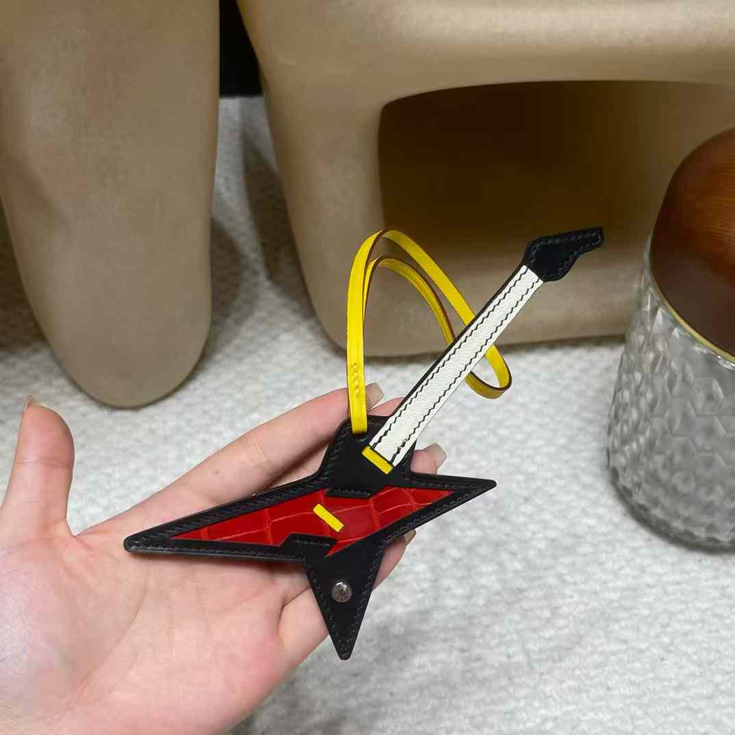 Hermès ROCK Guitar pendant view 6