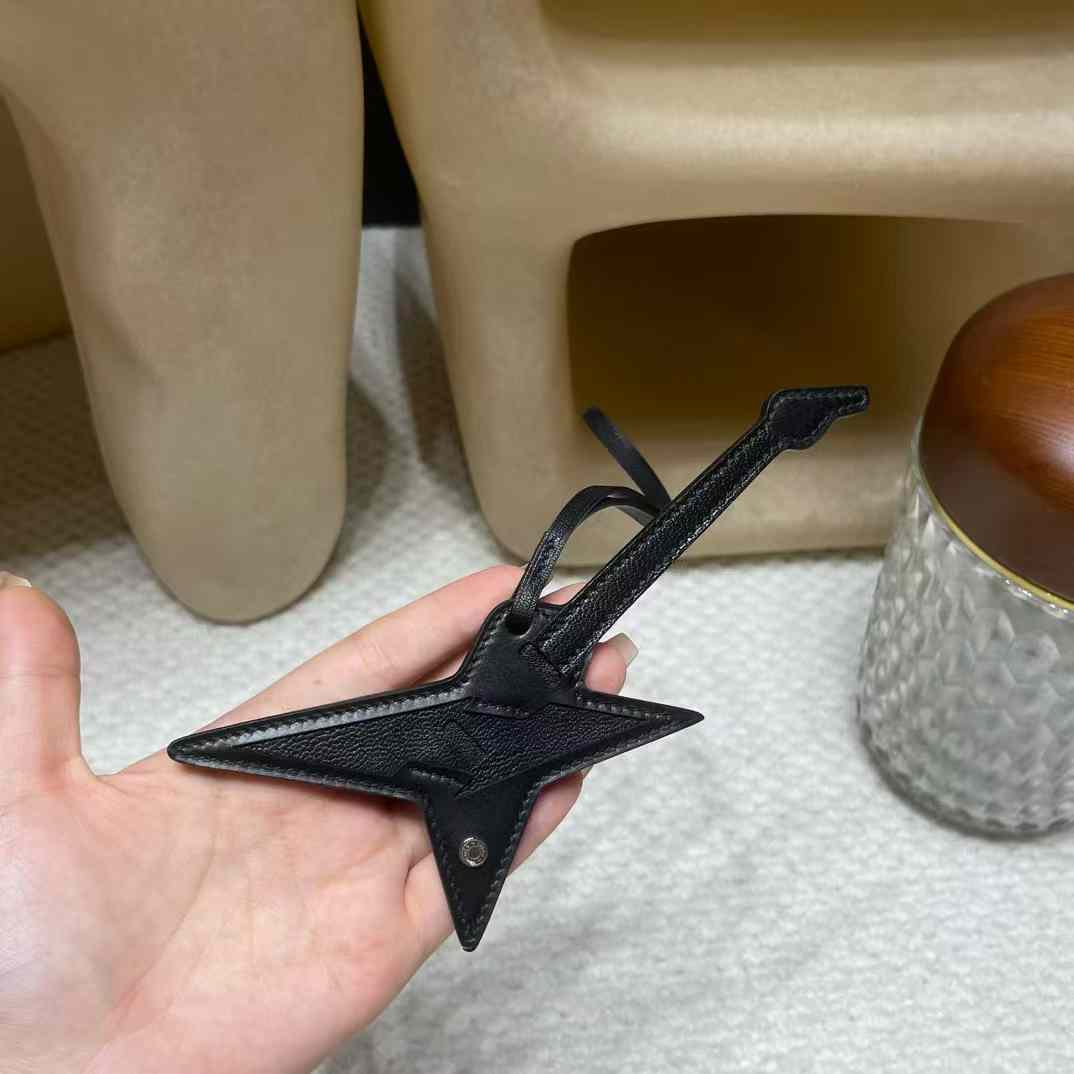 Hermès ROCK Guitar pendant view 8