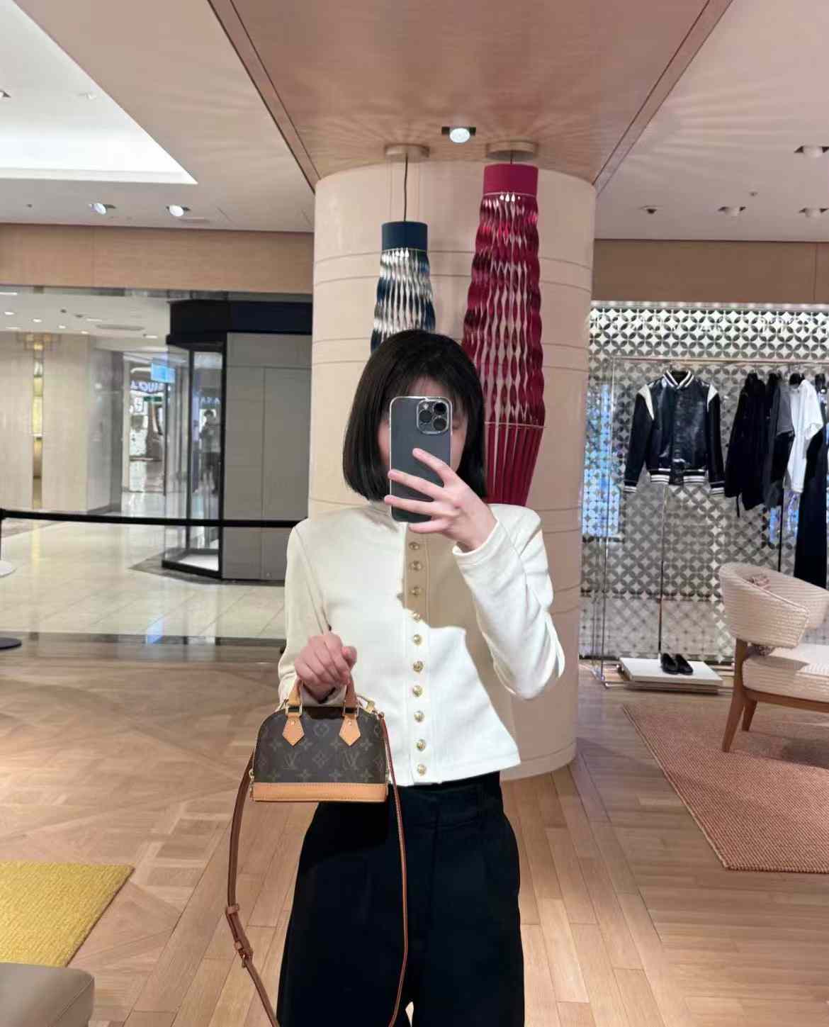 Louis Vuitton Nano Alma M82717 view 10